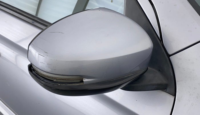 2018 Honda Amaze 1.2L I-VTEC V, Petrol, Manual, 55,763 km, Right rear-view mirror - Cover has minor damage