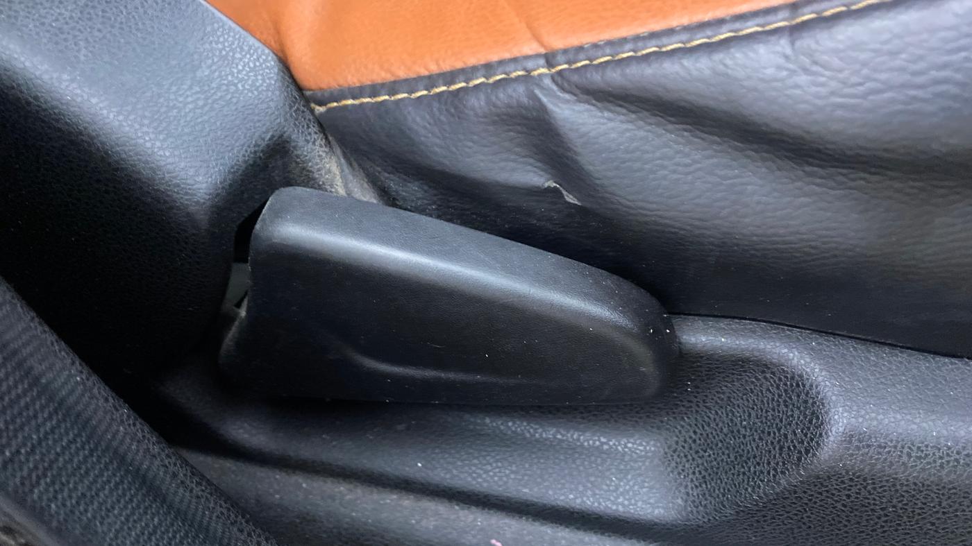 2019 Renault Kwid RXT 0.8 (O), Petrol, Manual, 78,134 km, Driver Side Adjustment Panel