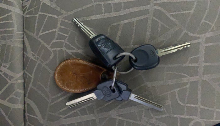 2016 Hyundai Grand i10 SPORTZ 1.2 KAPPA VTVT, Petrol, Manual, 41,848 km, Key Close Up