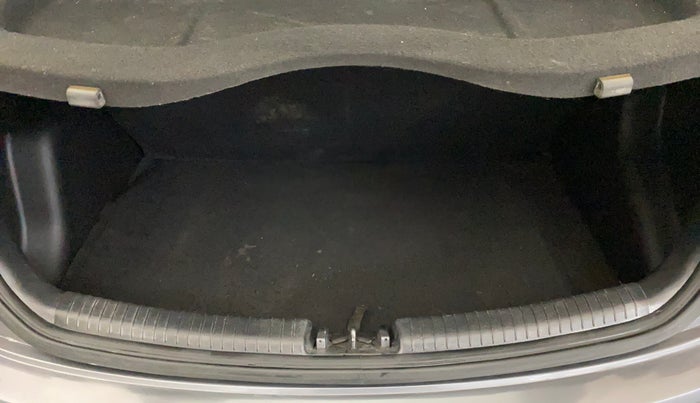 2016 Hyundai Grand i10 SPORTZ 1.2 KAPPA VTVT, Petrol, Manual, 41,848 km, Boot Inside