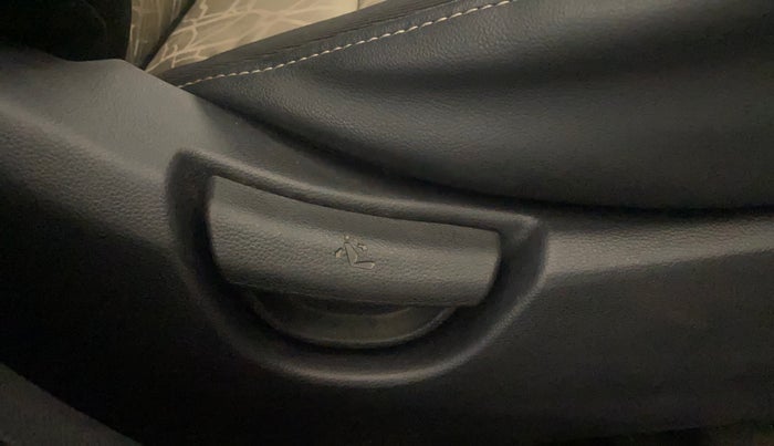 2016 Hyundai Grand i10 SPORTZ 1.2 KAPPA VTVT, Petrol, Manual, 41,848 km, Driver Side Adjustment Panel