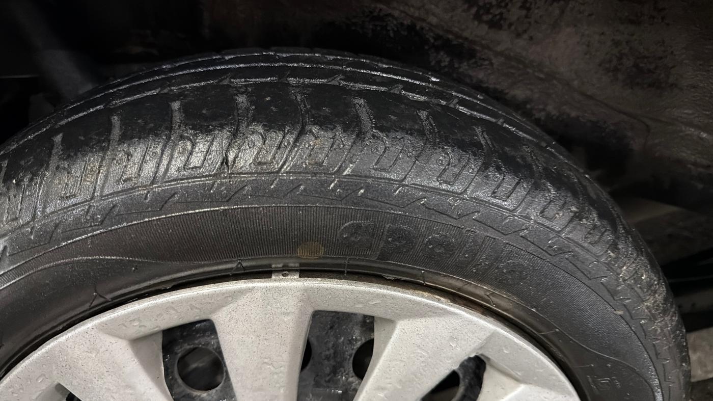 2018 Maruti Wagon R 1.0 VXI AMT, Petrol, Automatic, 34,240 km, Right Rear Tyre Tread