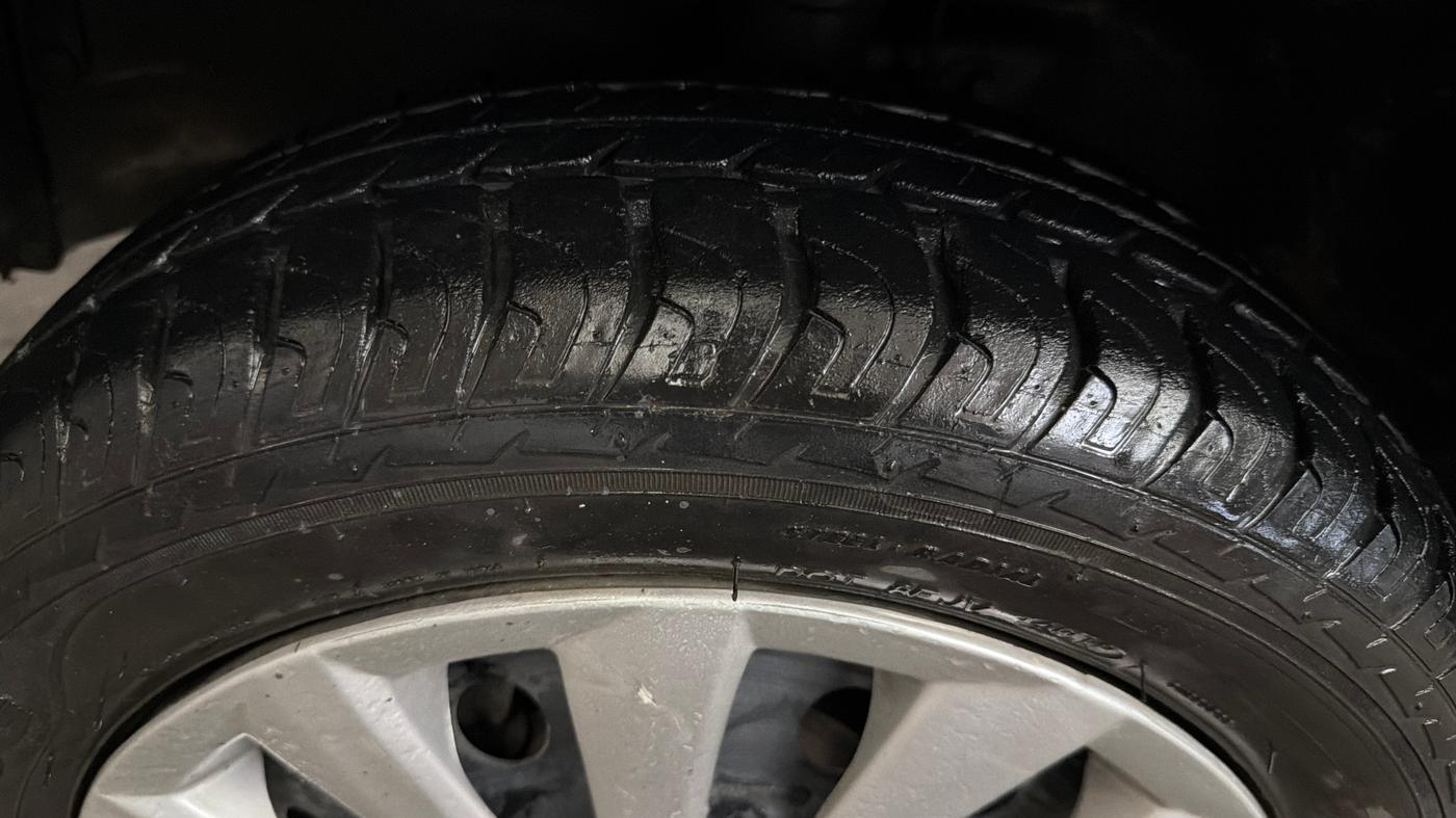 2018 Maruti Wagon R 1.0 VXI AMT, Petrol, Automatic, 34,240 km, Left Front Tyre Tread