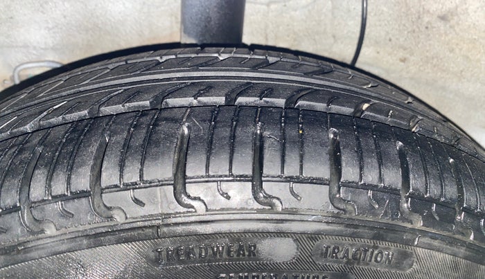 2016 Hyundai Grand i10 ASTA (O) AT 1.2 KAPPA VTVT, Petrol, Automatic, 54,107 km, Right Rear Tyre Tread