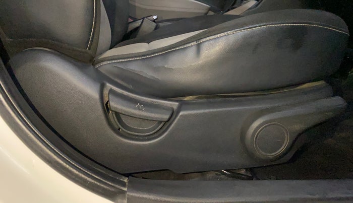 2016 Hyundai Grand i10 ASTA (O) AT 1.2 KAPPA VTVT, Petrol, Automatic, 54,107 km, Driver Side Adjustment Panel