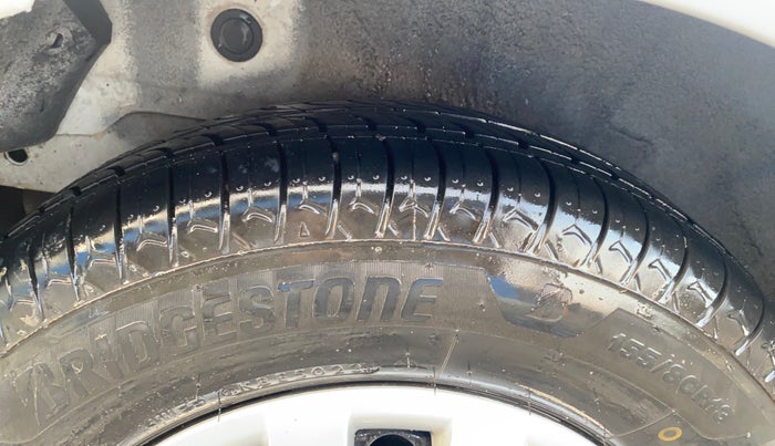 2014 Hyundai i10 SPORTZ 1.1, CNG, Manual, 87,563 km, Right Rear Tyre Tread