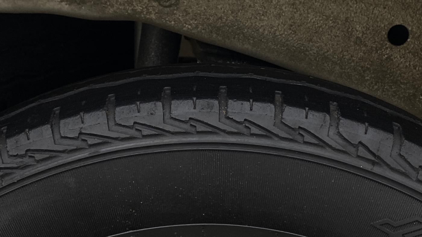 2023 Maruti Eeco 5 STR AC, Petrol, Manual, 38,172 km, Right Rear Tyre Tread