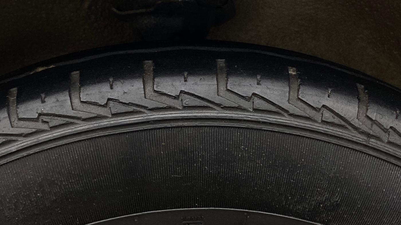 2023 Maruti Eeco 5 STR AC, Petrol, Manual, 38,172 km, Right Front Tyre Tread