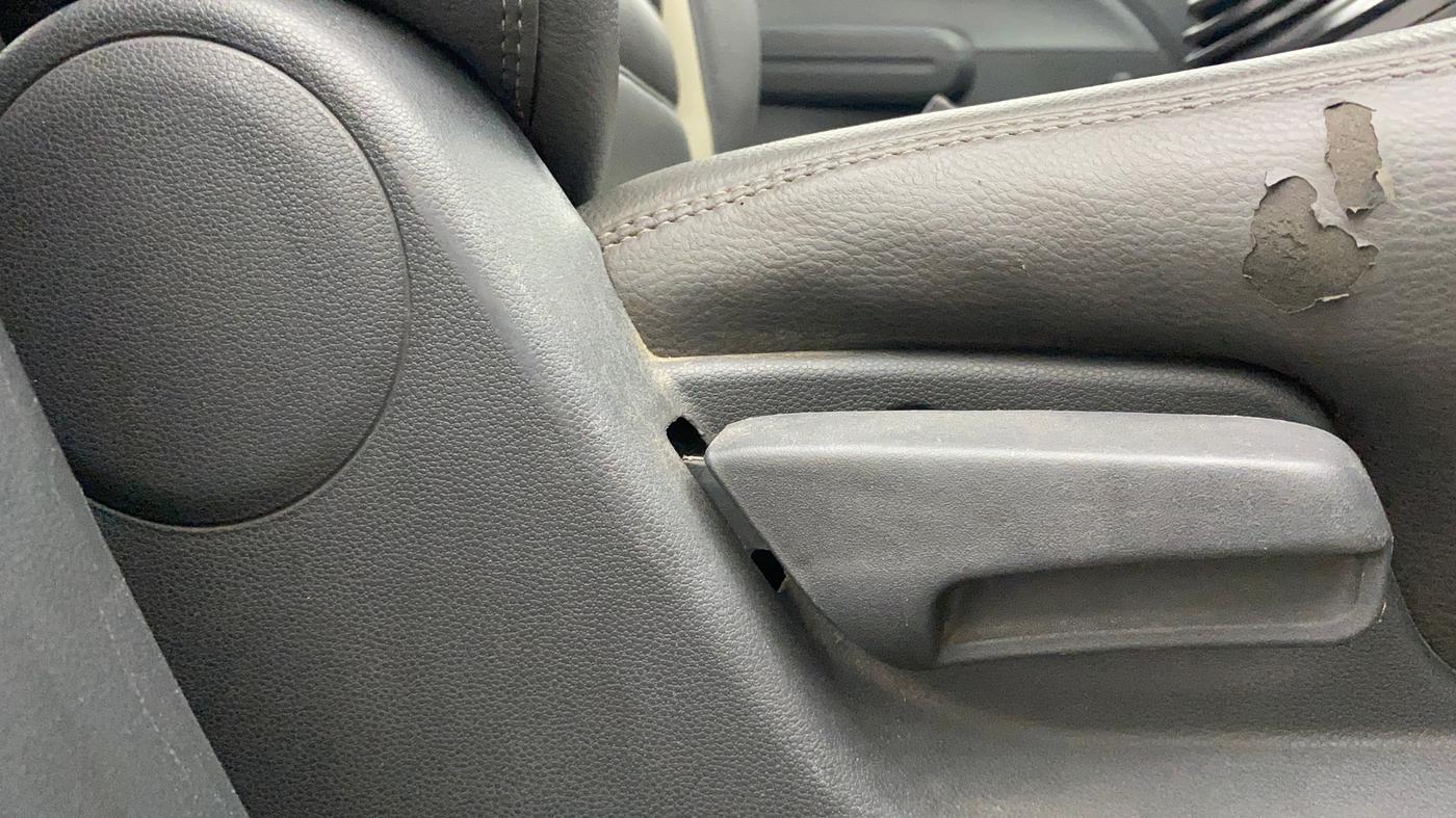 2011 Maruti Ritz LDI, Diesel, Manual, 1,25,001 km, Driver Side Adjustment Panel