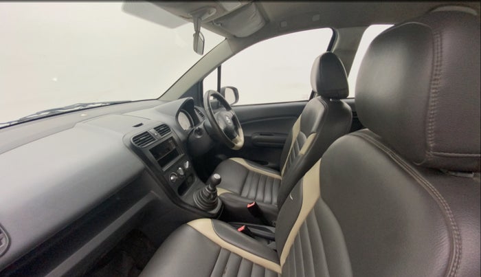 2011 Maruti Ritz LDI, Diesel, Manual, 1,25,001 km, Right Side Front Door Cabin