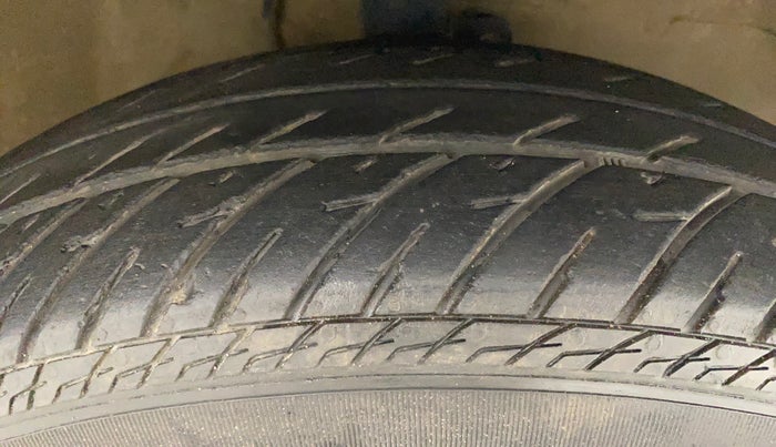 2011 Maruti Ritz LDI, Diesel, Manual, 1,25,001 km, Right Front Tyre Tread