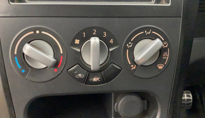 2011 Maruti Ritz LDI, Diesel, Manual, 1,25,001 km, AC Unit - Directional switch has minor damage