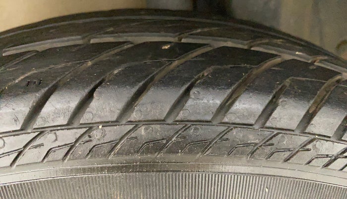 2011 Maruti Ritz LDI, Diesel, Manual, 1,25,001 km, Left Rear Tyre Tread