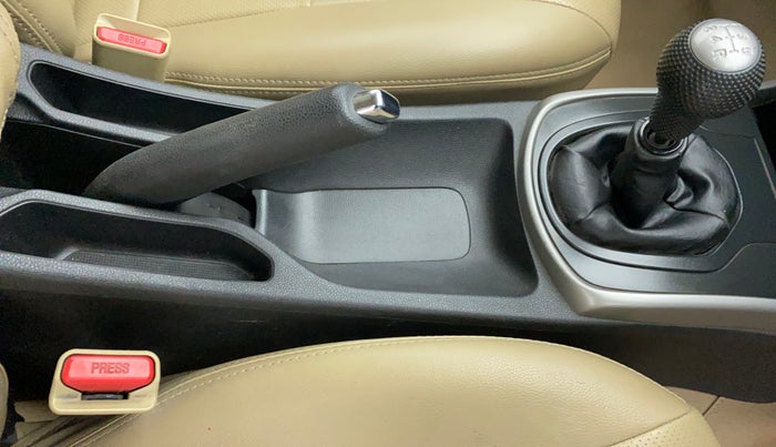 2017 Honda City V MT PETROL, Petrol, Manual, 87,562 km, Gear Lever
