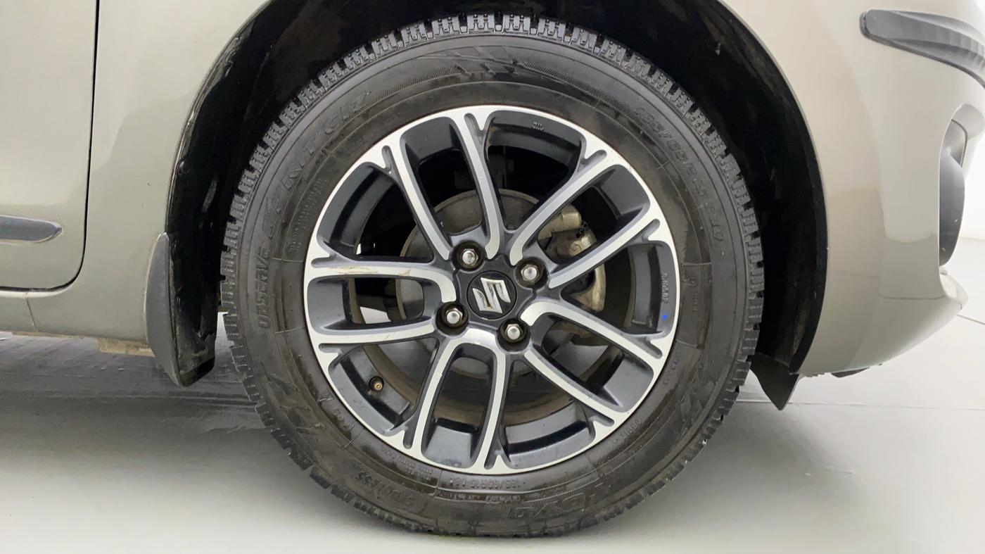 2020 Maruti Swift ZXI + AMT, Petrol, Automatic, 76,260 km, Right Front Wheel
