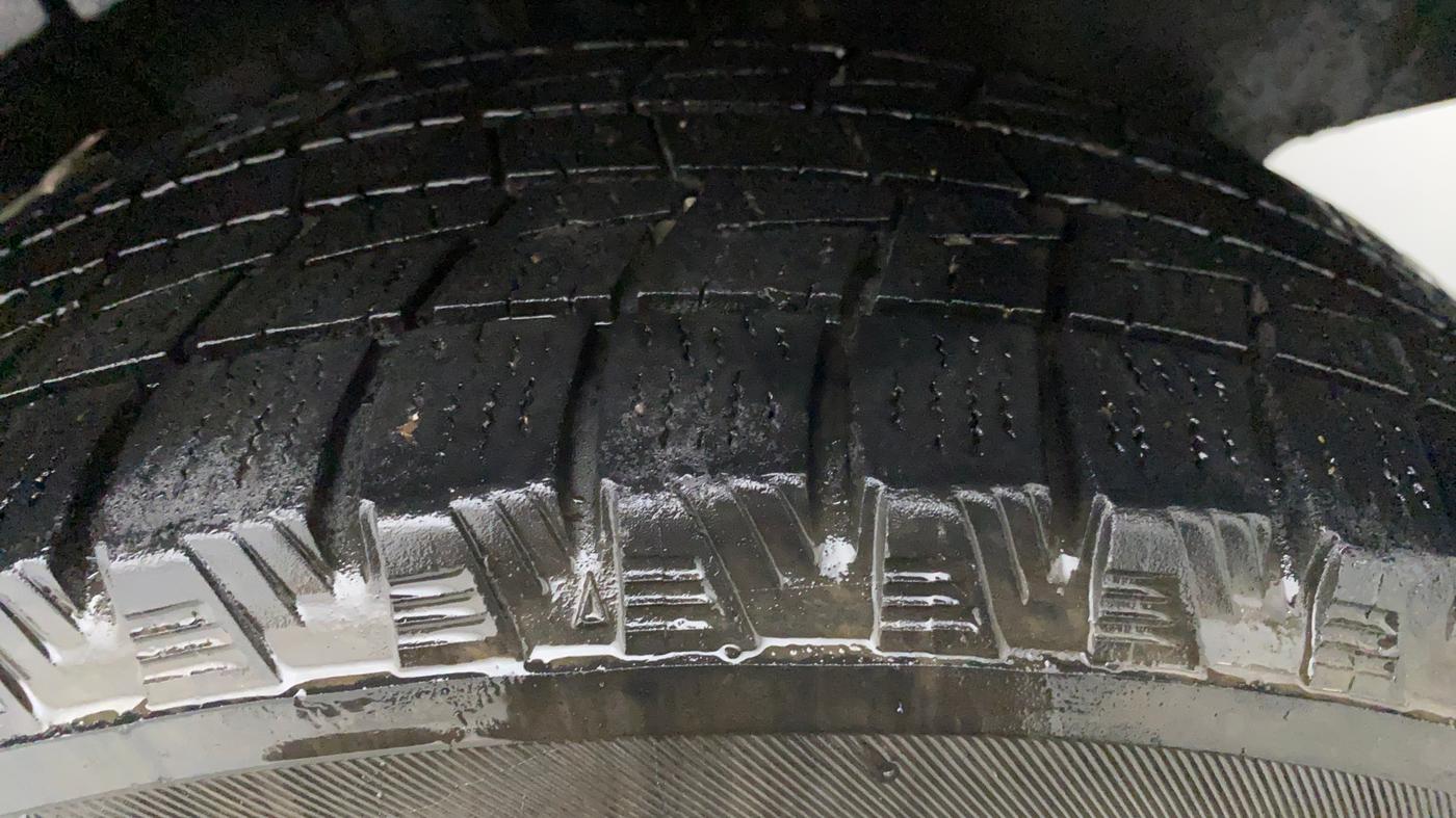 2020 Maruti Swift ZXI + AMT, Petrol, Automatic, 76,260 km, Right Front Tyre Tread