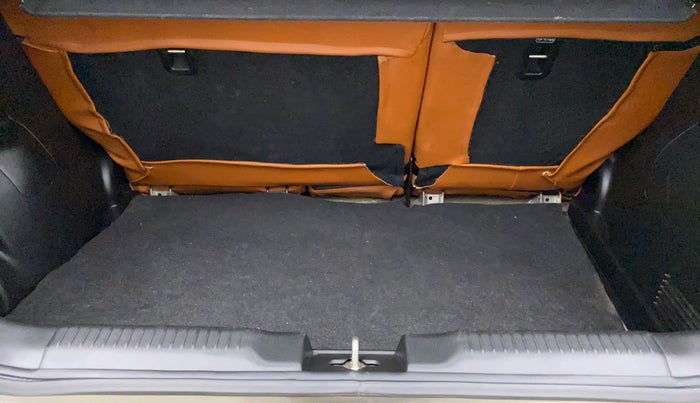 2020 Maruti Swift ZXI + AMT, Petrol, Automatic, 76,260 km, Boot Inside