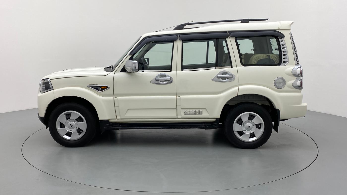 2014 Mahindra Scorpio S6 PLUS, Diesel, Manual, 67,785 km, Left Side