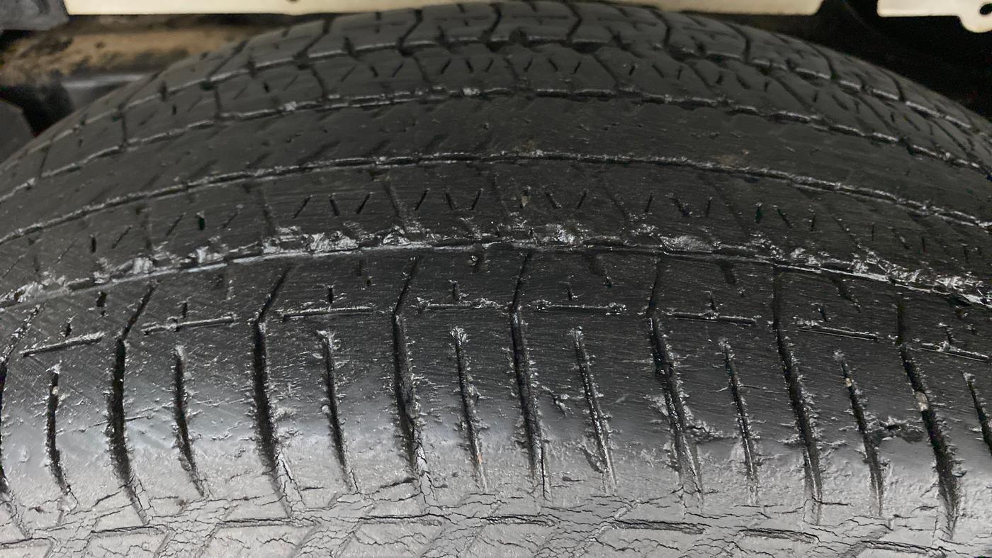2014 Mahindra Scorpio S6 PLUS, Diesel, Manual, 67,785 km, Left Rear Tyre Tread
