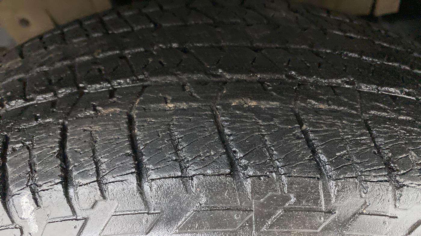 2014 Mahindra Scorpio S6 PLUS, Diesel, Manual, 67,785 km, Right Front Tyre Tread