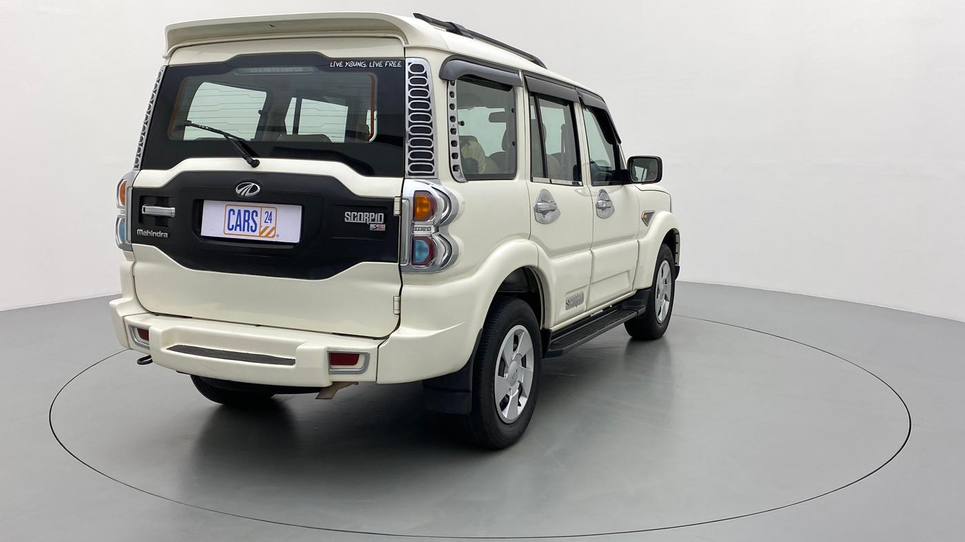 2014 Mahindra Scorpio S6 PLUS, Diesel, Manual, 67,785 km, Right Back Diagonal