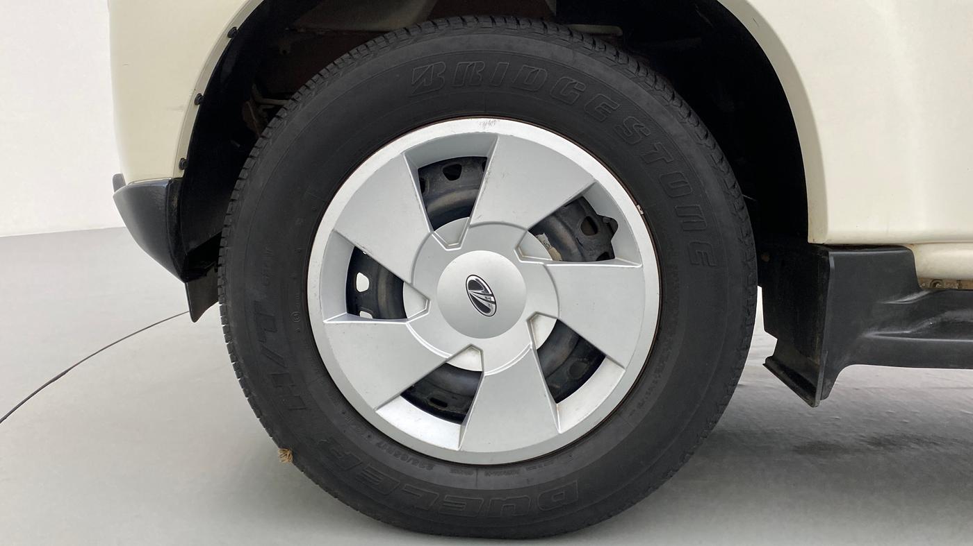 2014 Mahindra Scorpio S6 PLUS, Diesel, Manual, 67,785 km, Left Front Wheel