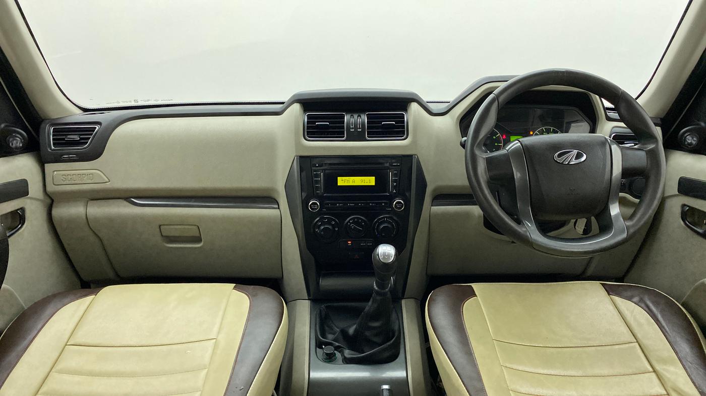 2014 Mahindra Scorpio S6 PLUS, Diesel, Manual, 67,785 km, Dashboard