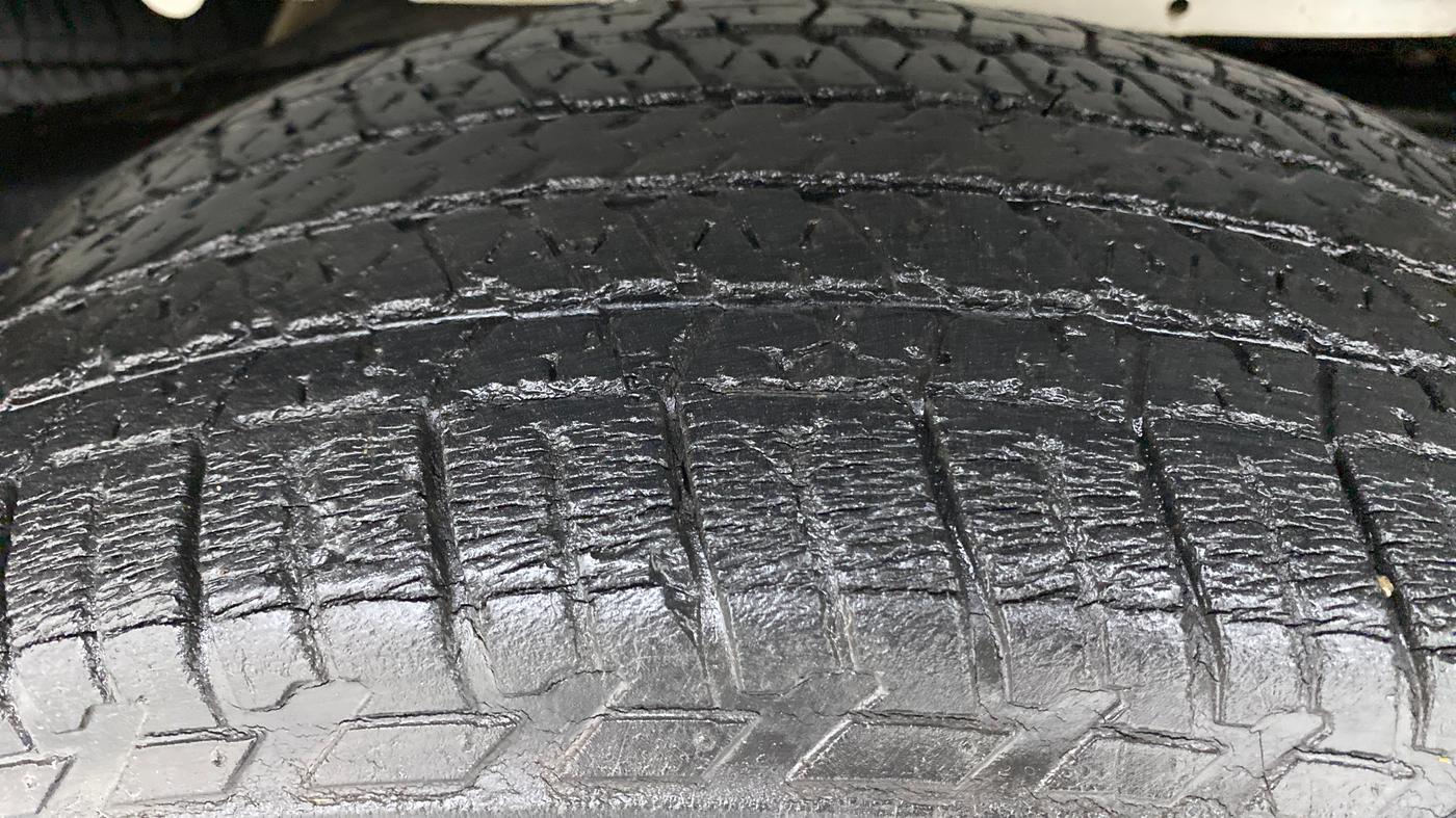2014 Mahindra Scorpio S6 PLUS, Diesel, Manual, 67,785 km, Right Rear Tyre Tread