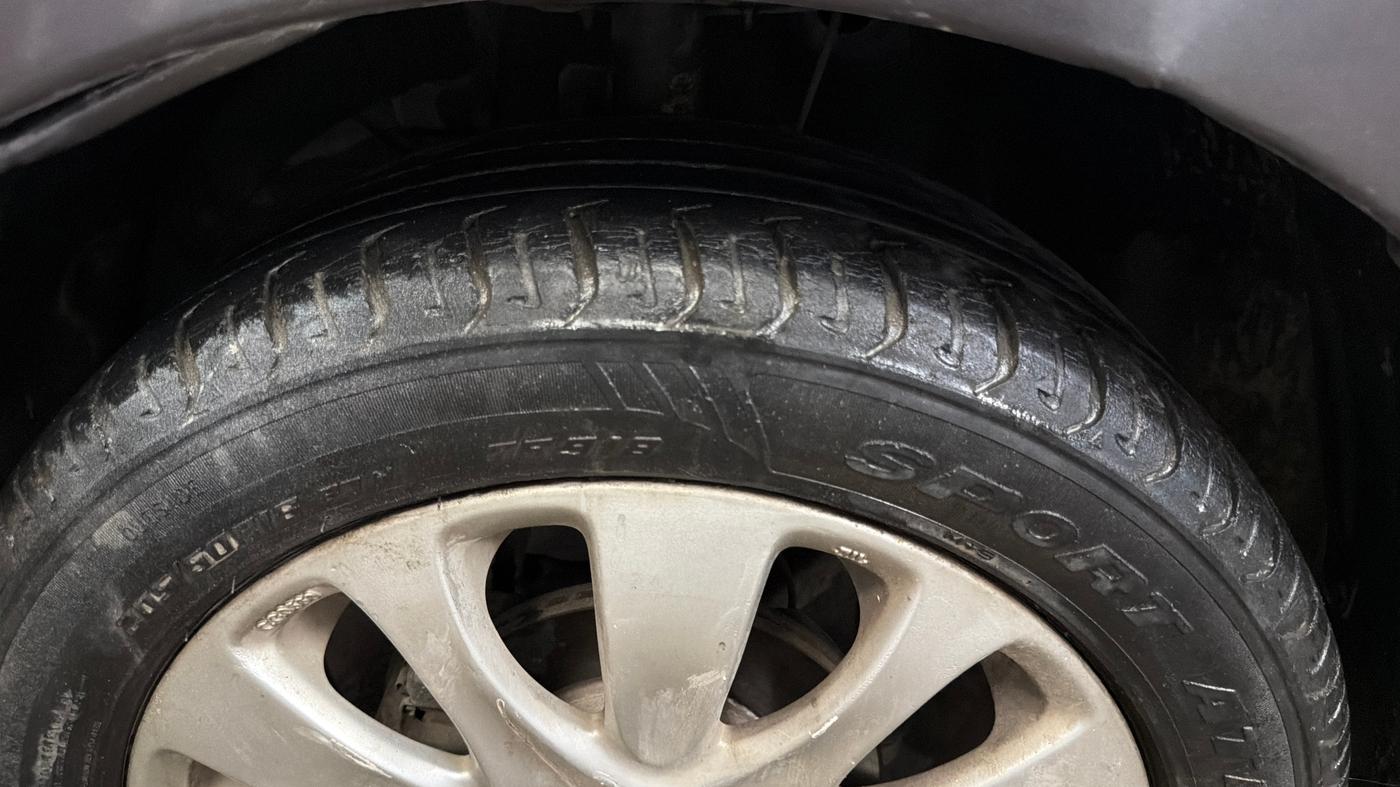 2017 Maruti Baleno ZETA PETROL 1.2, Petrol, Manual, 50,920 km, Left Front Tyre Tread