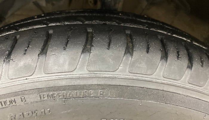 2019 Maruti Swift VXI AMT, Petrol, Automatic, 36,989 km, Left Front Tyre Tread