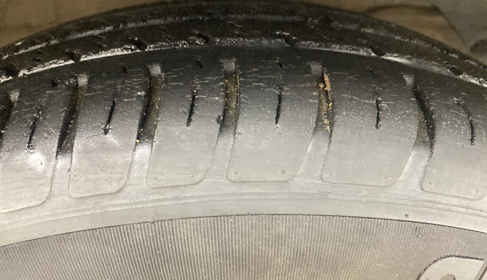 2019 Maruti Swift VXI AMT, Petrol, Automatic, 36,989 km, Right Front Tyre Tread