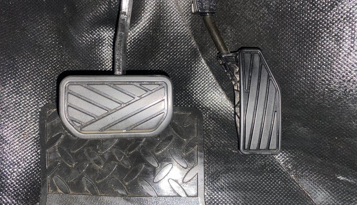 2019 Maruti Swift VXI AMT, Petrol, Automatic, 36,989 km, Pedals