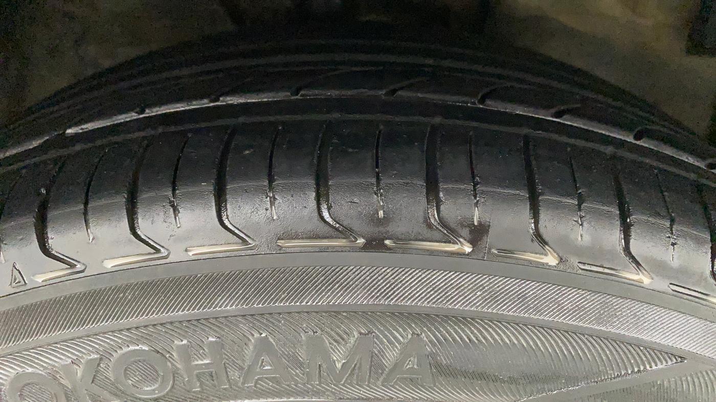 2011 Toyota Corolla Altis G PETROL, Petrol, Manual, 82,699 km, Right Front Tyre Tread