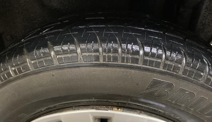 2014 Maruti Swift Dzire VXI, Petrol, Manual, 65,372 km, Left Rear Tyre Tread