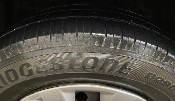 2014 Maruti Swift Dzire VXI, Petrol, Manual, 65,372 km, Left Front Tyre Tread