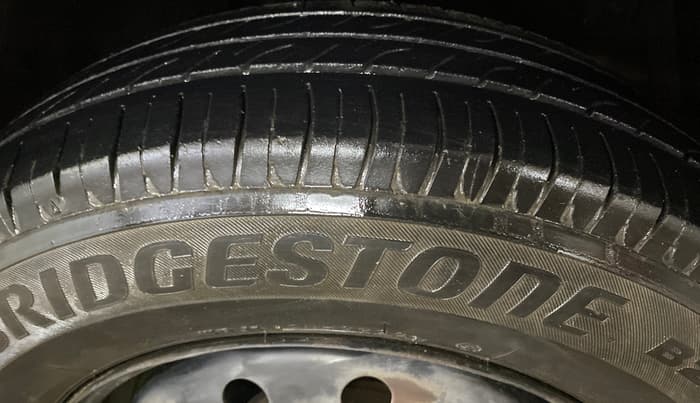 2014 Maruti Swift Dzire VXI, Petrol, Manual, 65,372 km, Right Front Tyre Tread