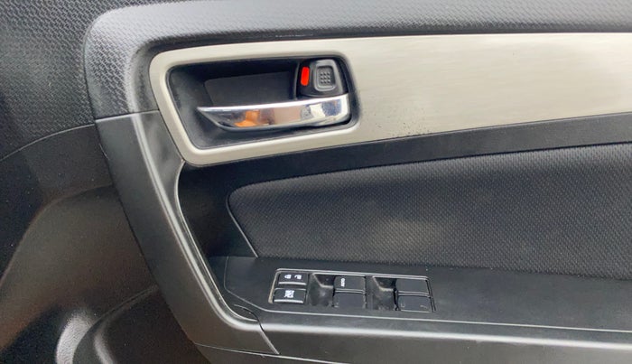 2019 Maruti Vitara Brezza ZDI PLUS AT DUAL TONE, Diesel, Automatic, 76,908 km, Driver Side Door Panels Control