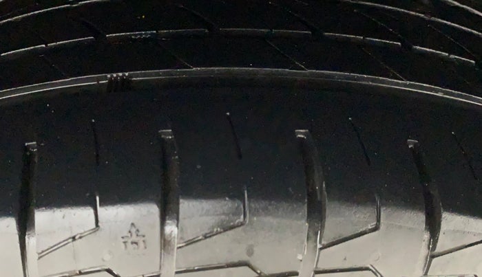 2019 Maruti Vitara Brezza ZDI PLUS AT DUAL TONE, Diesel, Automatic, 76,908 km, Left Rear Tyre Tread