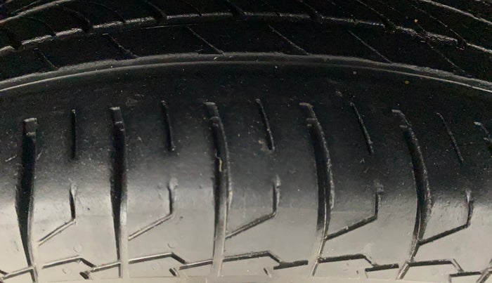 2019 Maruti Vitara Brezza ZDI PLUS AT DUAL TONE, Diesel, Automatic, 76,908 km, Right Front Tyre Tread