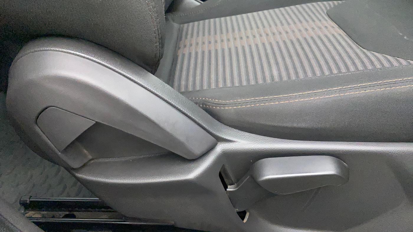2018 Ford FREESTYLE TITANIUM 1.2 PETROL, Petrol, Manual, 32,375 km, Driver Side Adjustment Panel