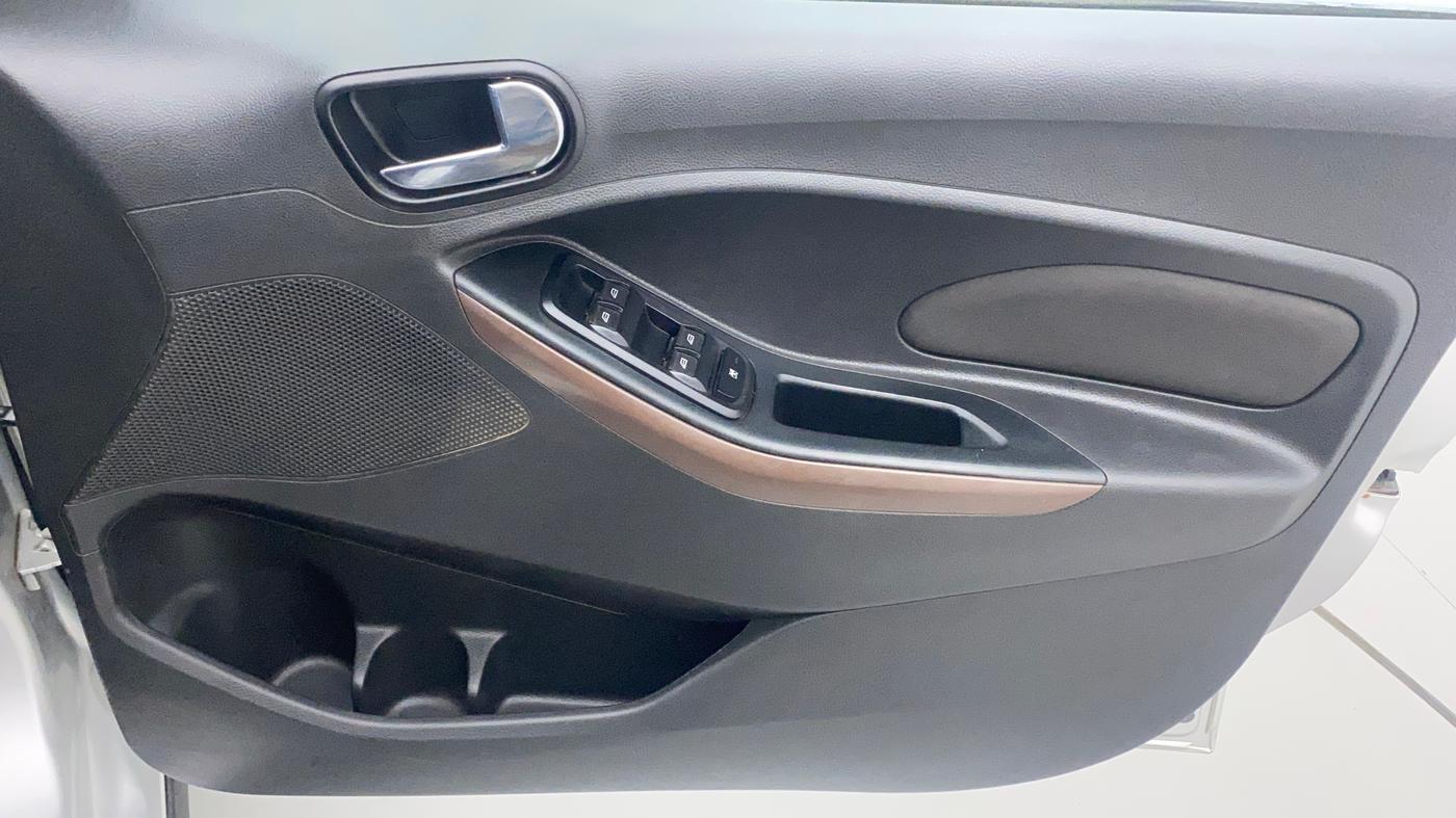 2018 Ford FREESTYLE TITANIUM 1.2 PETROL, Petrol, Manual, 32,375 km, Driver Side Door Panels Control