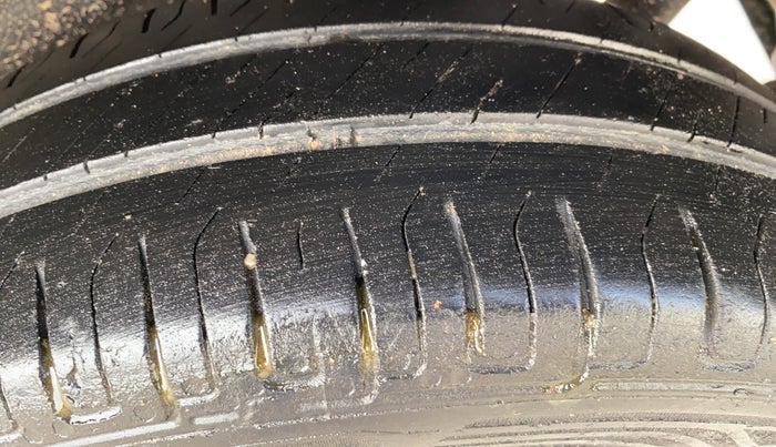 2018 Maruti Wagon R 1.0 VXI, Petrol, Manual, 39,641 km, Left Rear Tyre Tread
