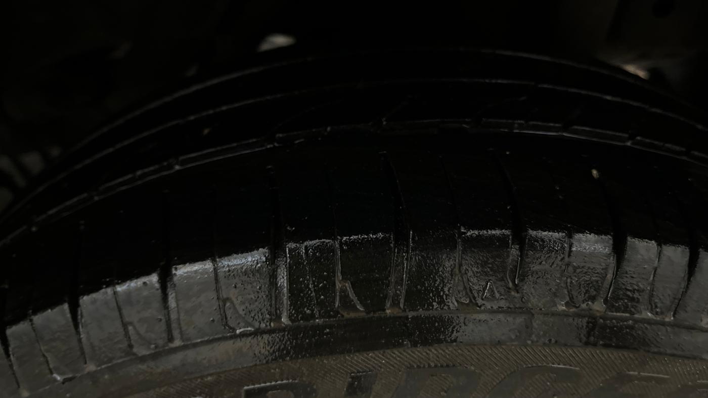 2016 Mahindra Kuv100 K6 6 STR, Petrol, Manual, 58,190 km, Left Rear Tyre Tread