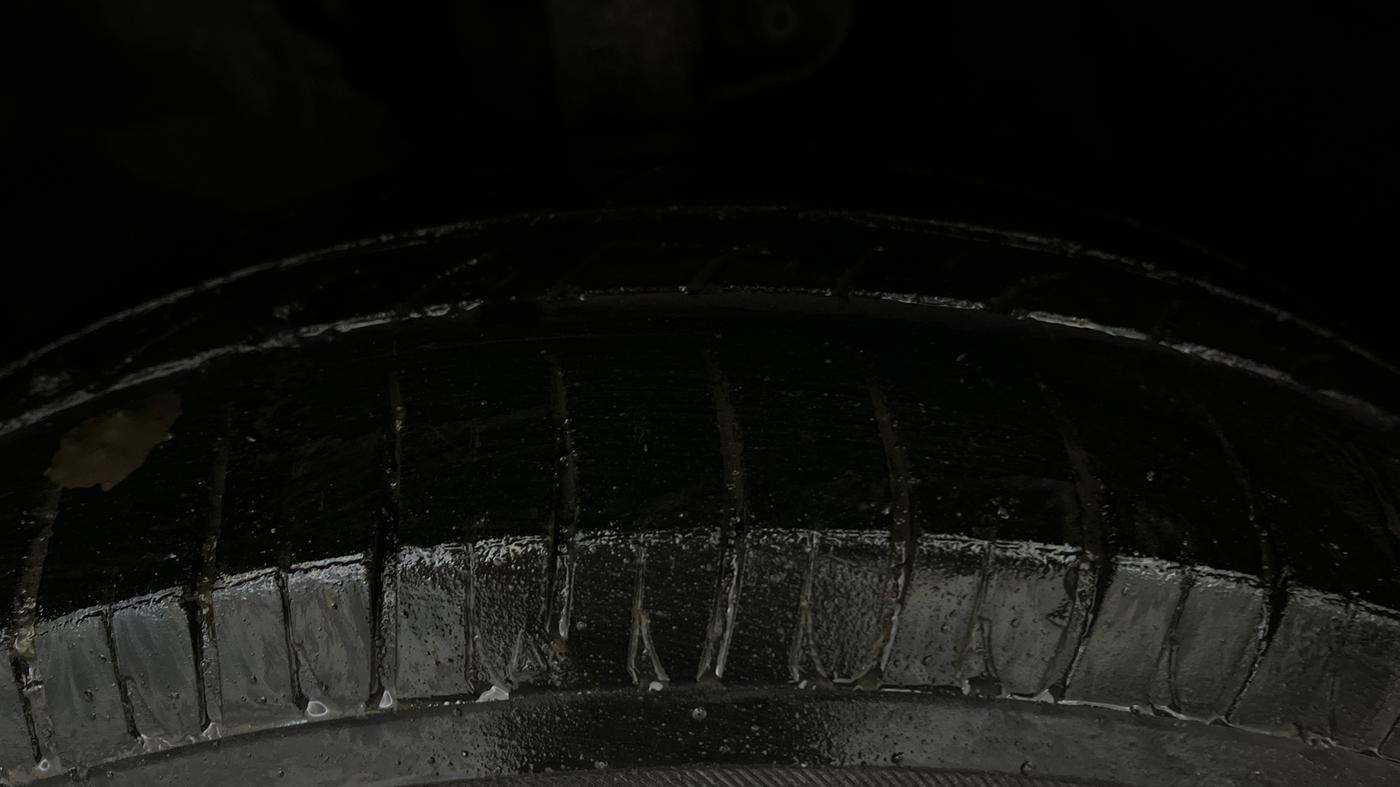 2016 Mahindra Kuv100 K6 6 STR, Petrol, Manual, 58,190 km, Left Front Tyre Tread