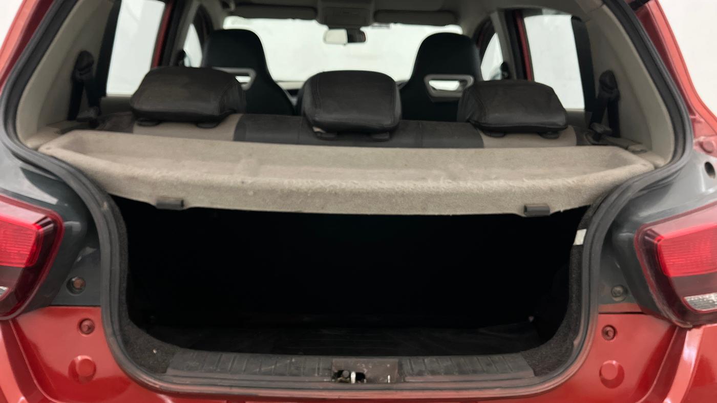 2016 Mahindra Kuv100 K6 6 STR, Petrol, Manual, 58,190 km, Boot Inside