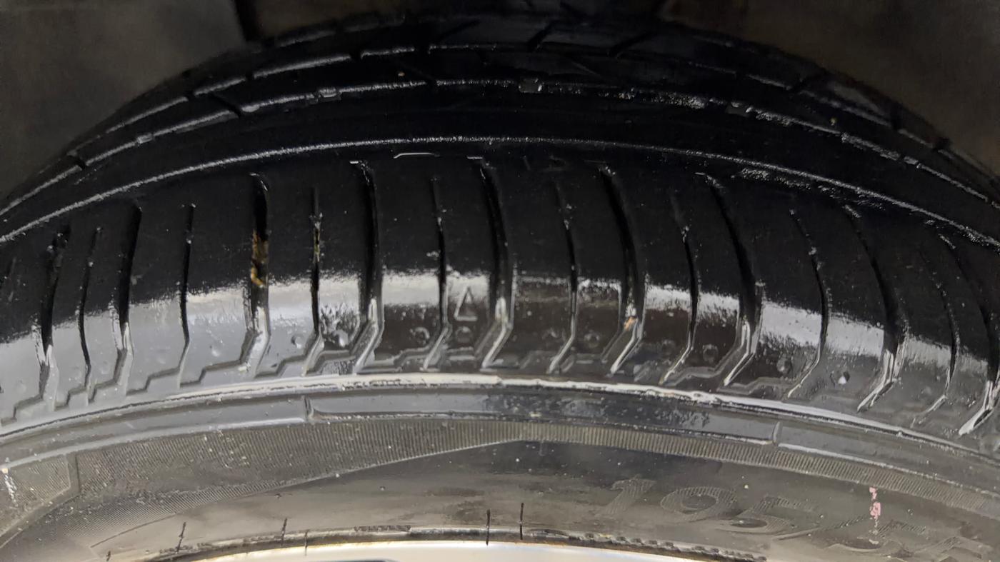 2015 Hyundai Elite i20 ASTA 1.2, Petrol, Manual, 91,626 km, Left Front Tyre Tread