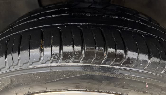 2015 Hyundai Elite i20 ASTA 1.2, Petrol, Manual, 91,626 km, Left Front Tyre Tread