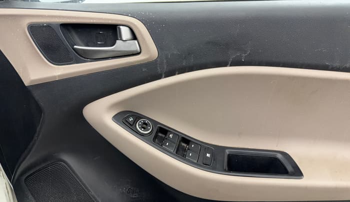 2015 Hyundai Elite i20 ASTA 1.2, Petrol, Manual, 91,626 km, Driver Side Door Panels Control