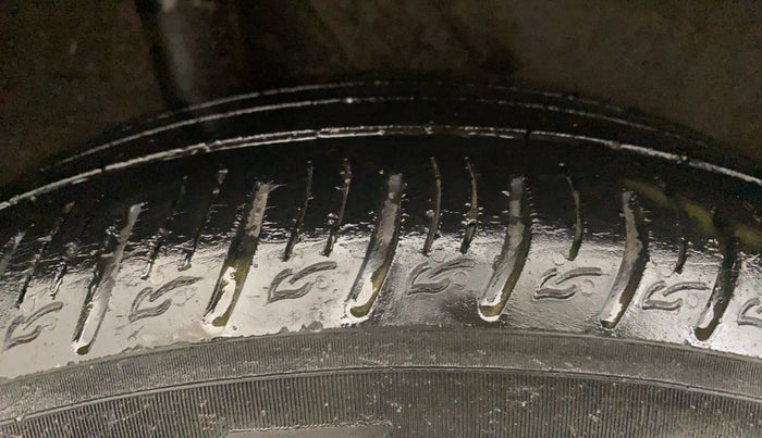 2020 Hyundai VENUE SX PLUS 1.0 TURBO DCT, Petrol, Automatic, 66,560 km, Right Rear Tyre Tread