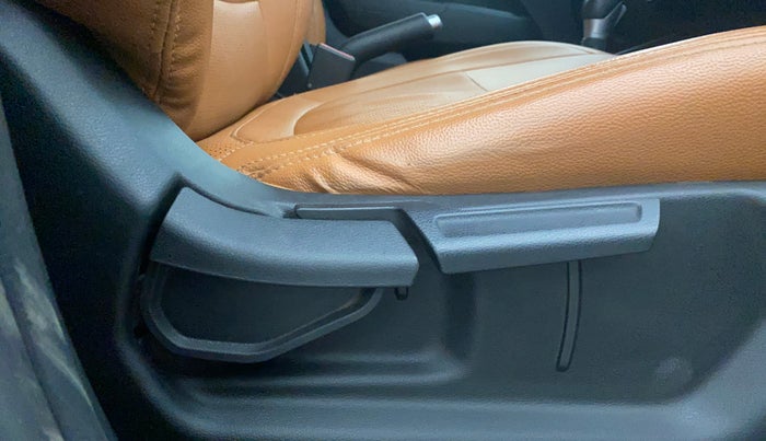 2020 Hyundai VENUE SX PLUS 1.0 TURBO DCT, Petrol, Automatic, 66,560 km, Driver Side Adjustment Panel